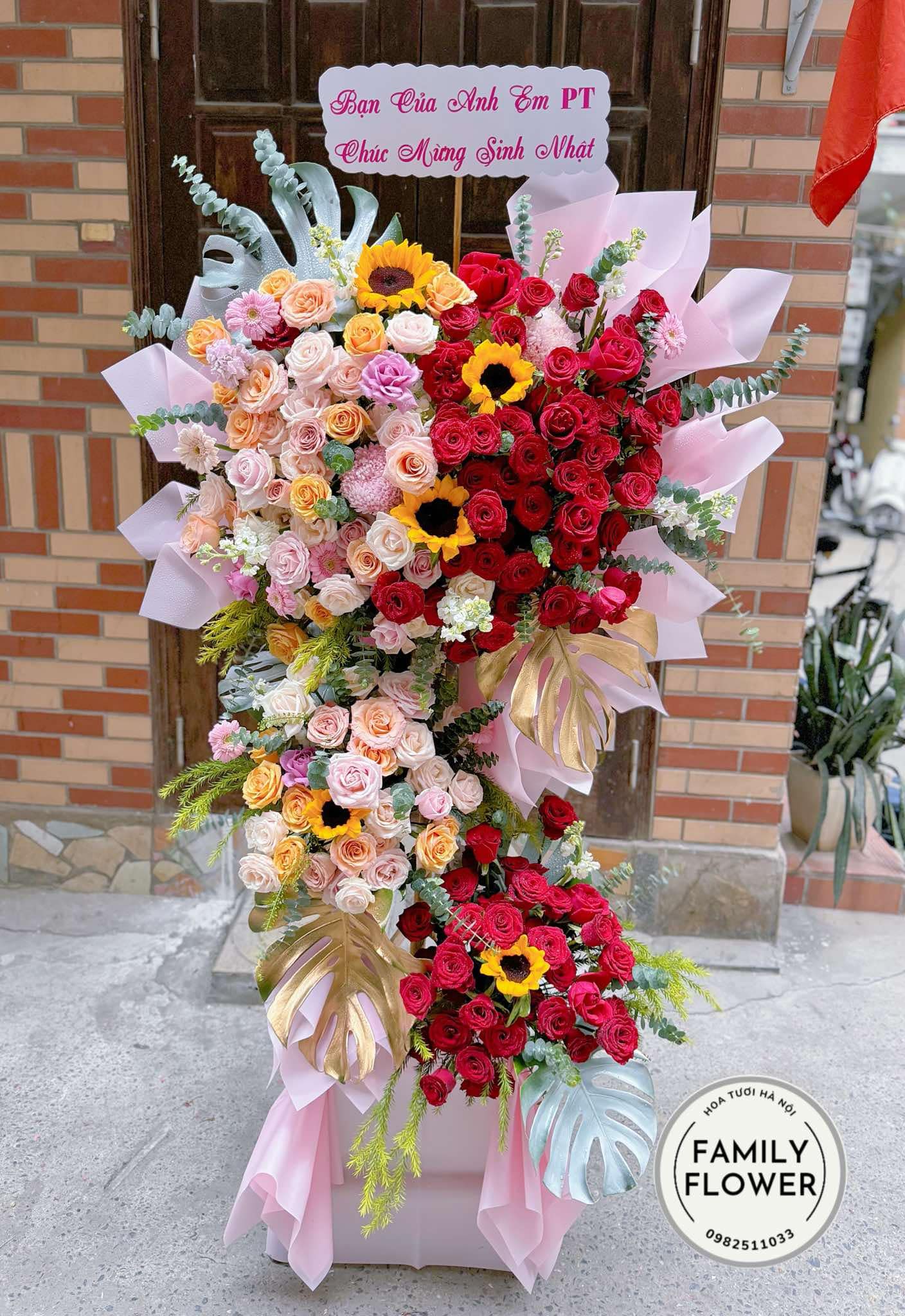 Kệ hoa tặng chúc mừng 20/11 tại Cầu Giấy Hà Nội