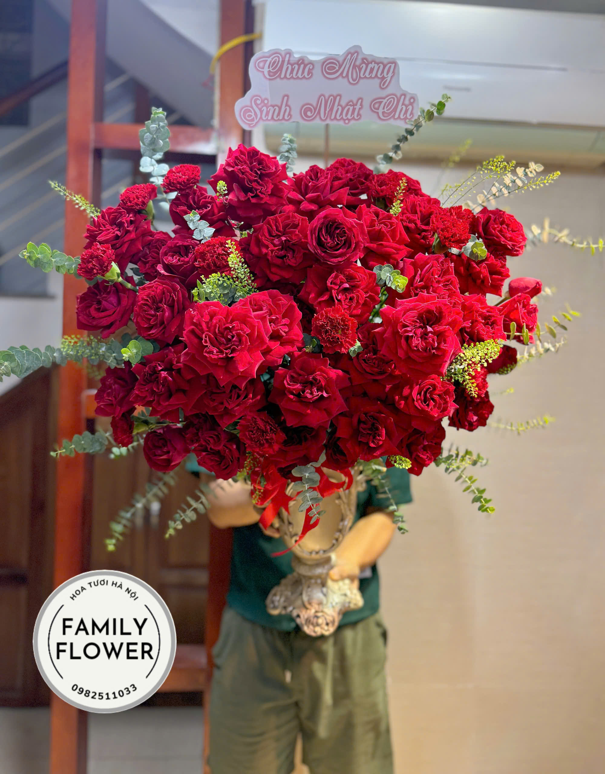 Bình hoa chúc mừng tại Hà Nội
