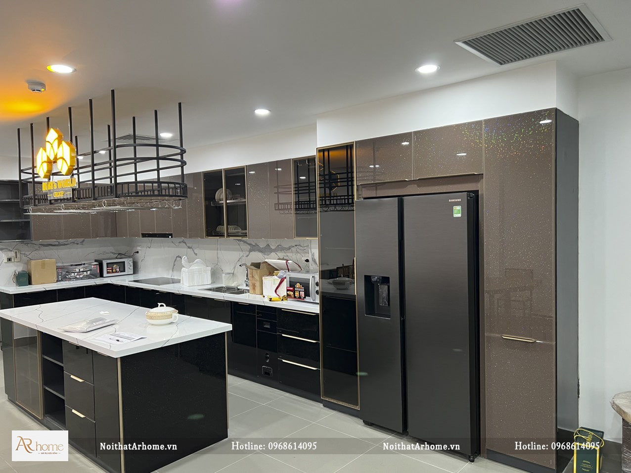 toi-uu-khong-gian-bang-tu-bep-nhom-kinh