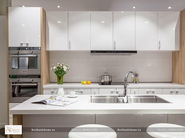 Tủ bếp cánh phủ acrylic bóng gương