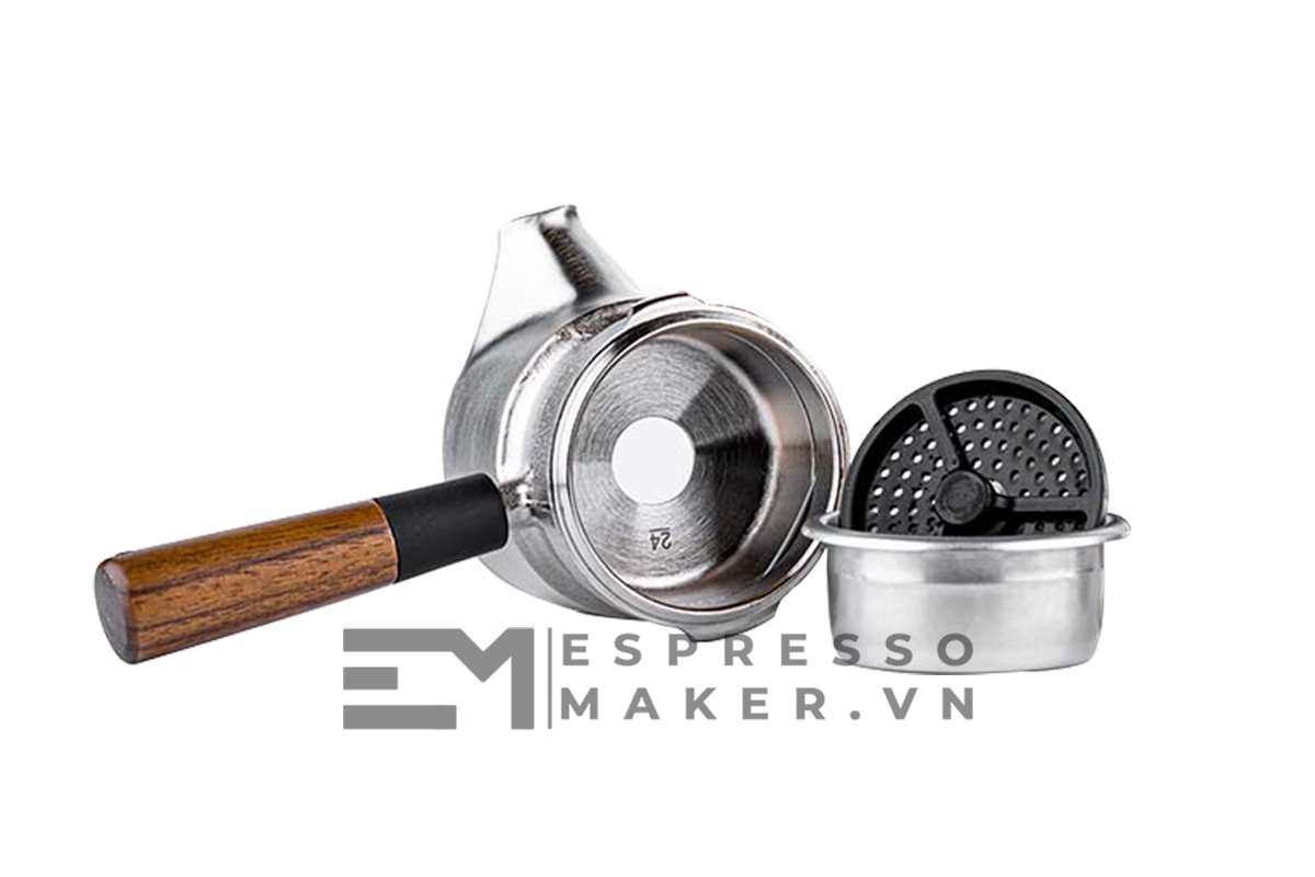 Tay chiết "lộn ngược" trên 9Barista