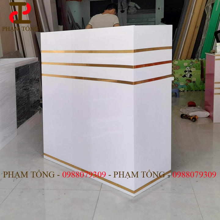 Quầy thu ngân trắng có hoạ tiết nhựa đài loan