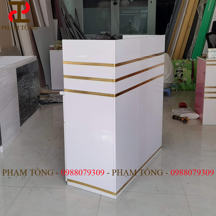 Quầy thu ngân trắng có hoạ tiết nhựa đài loan