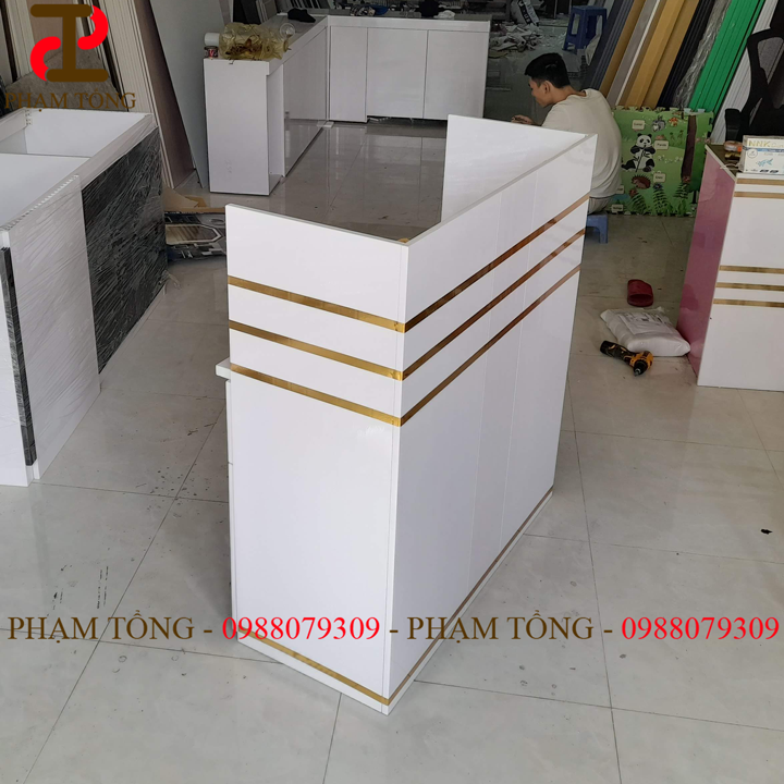 Quầy thu ngân trắng có hoạ tiết nhựa đài loan