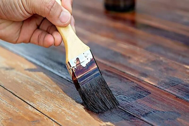 Sơn dầu trên gỗ