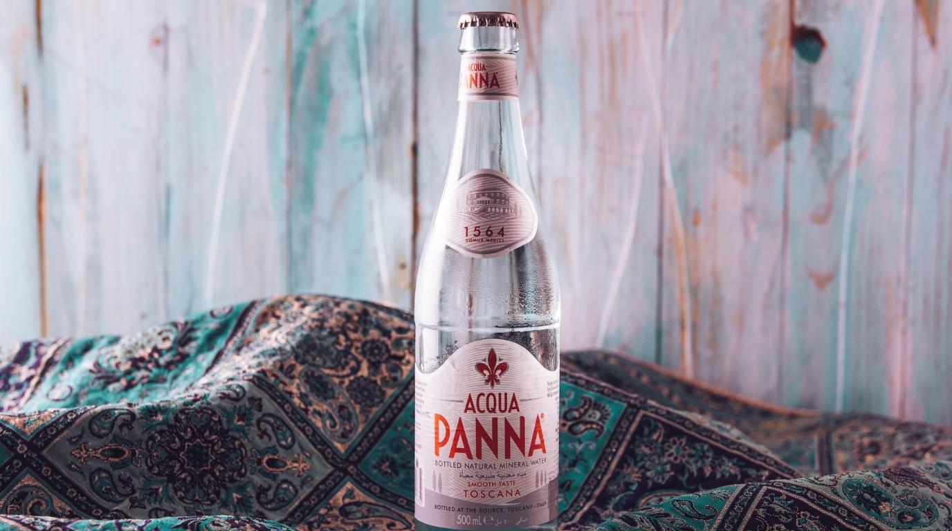 Acqua Panna nước khoáng thiên nhiên từ Tuscany, Ý