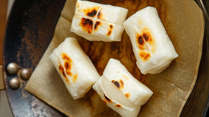 Có thể nướng hoặc áp chảo bánh Mochi Nhật Bản