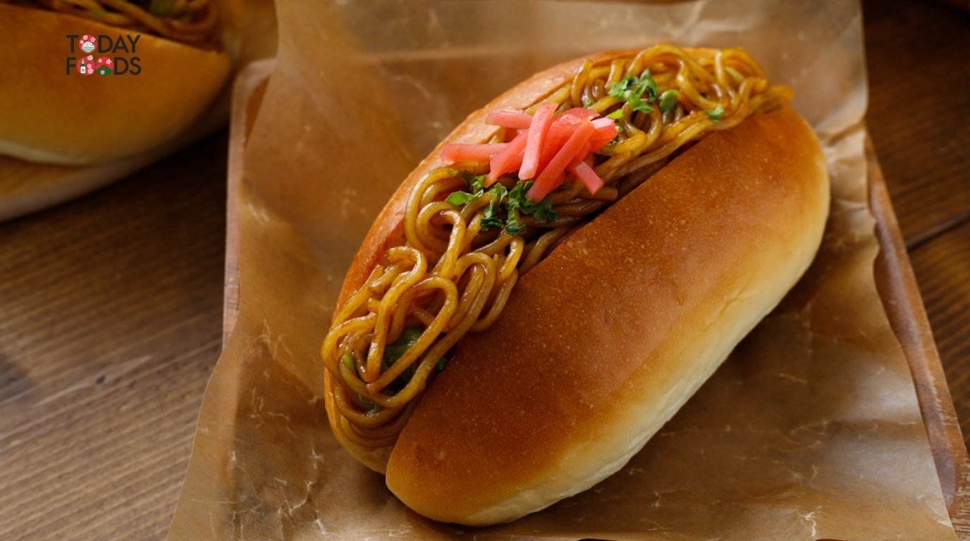 Bánh Mì Yakisoba (Yakisoba Pan)