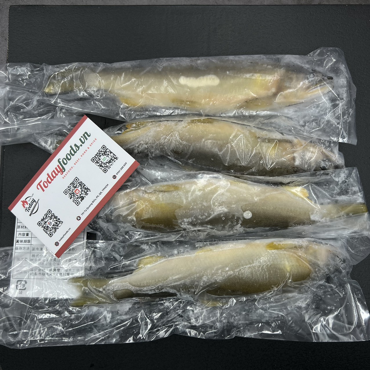 1 Hộp cá ayu Nhật Bản sẽ có từ 12-13 con