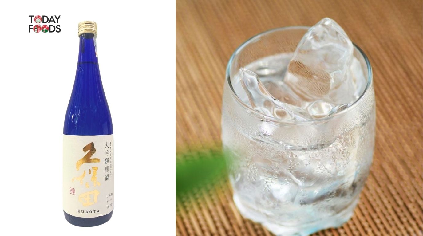 Cách Rượu Sake Hakurakusei Tokubetsu Junmai 15% 720ML Với Đá