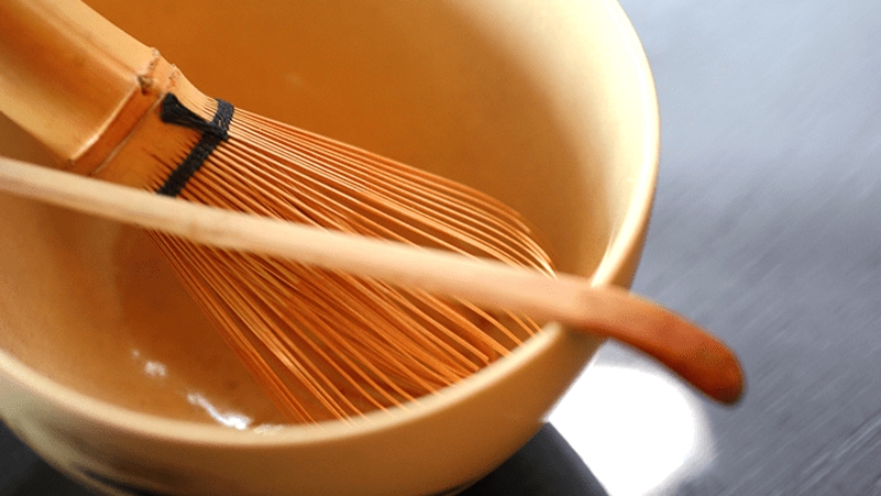 Muỗng trà bằng tre thường được sử dụng ngày nay lần đầu tiên được Murata Juko