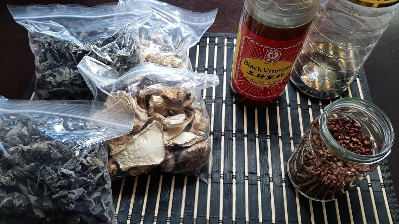 Dấm đen Đài Loan có màu sẫm, vị đậm đà