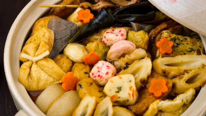 Món lẩu Nhật trong đó có đậu phụ chiên