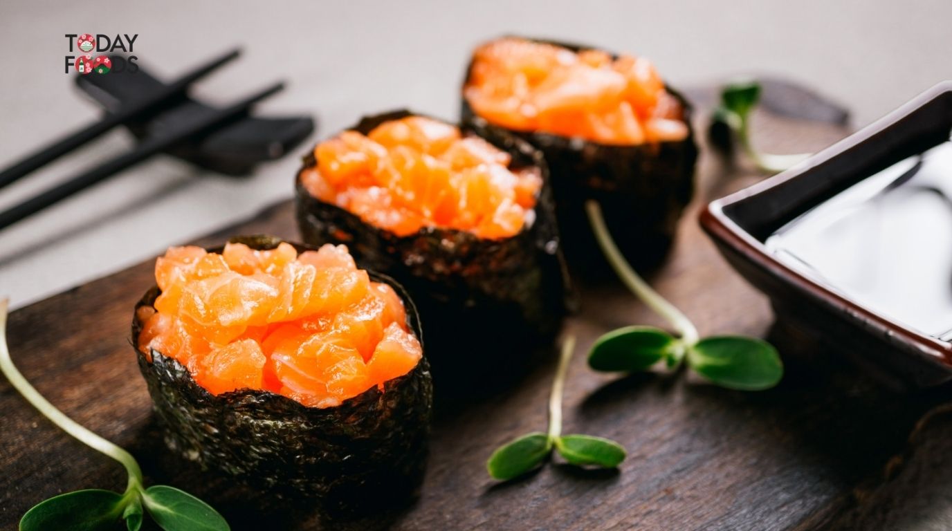 Gunkan Sushi cá