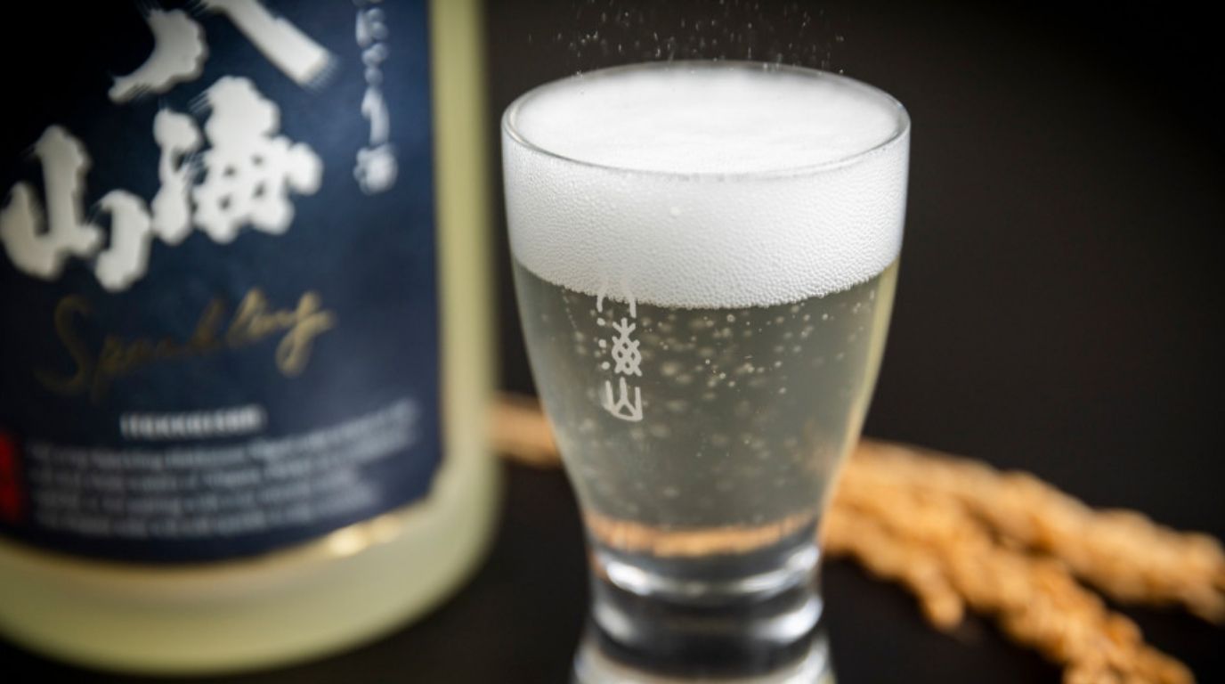 Kết Cấu Sủi Bọt Rượu Sake Sparkling Nigori Seishu Hakkaisan 15% 720ml