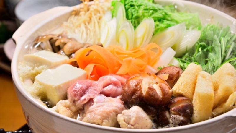 Lẩu ("nabe" trong tiếng Nhật)