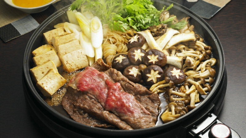 Lẩu Sukiyaki là một trong những món lẩu nổi tiếng nhất