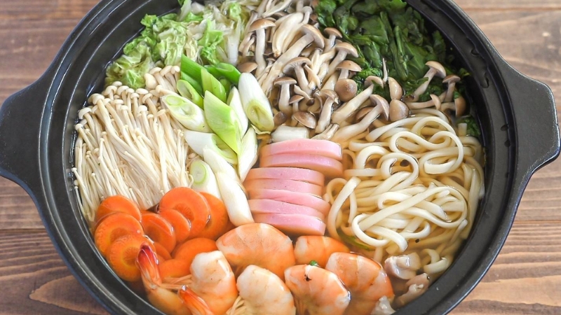 Lẩu Udon Suki kết hợp giữa sợi mì udon