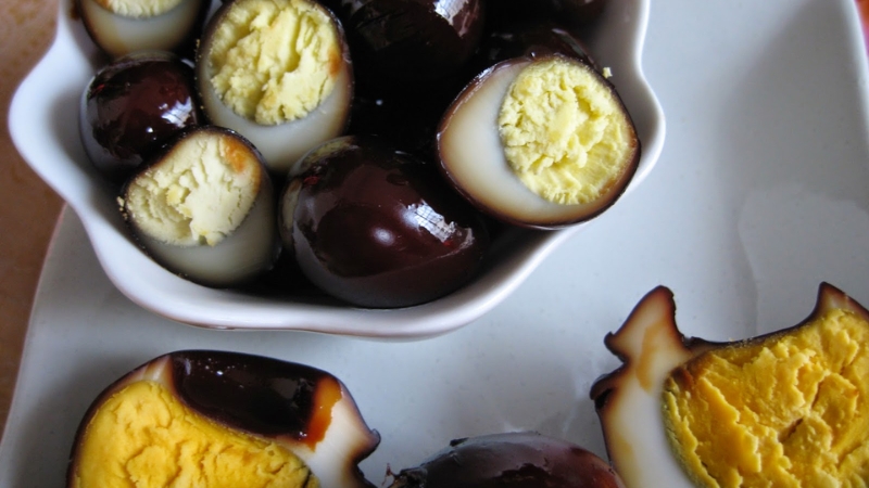 Trứng sắt là món ăn vặt độc đáo