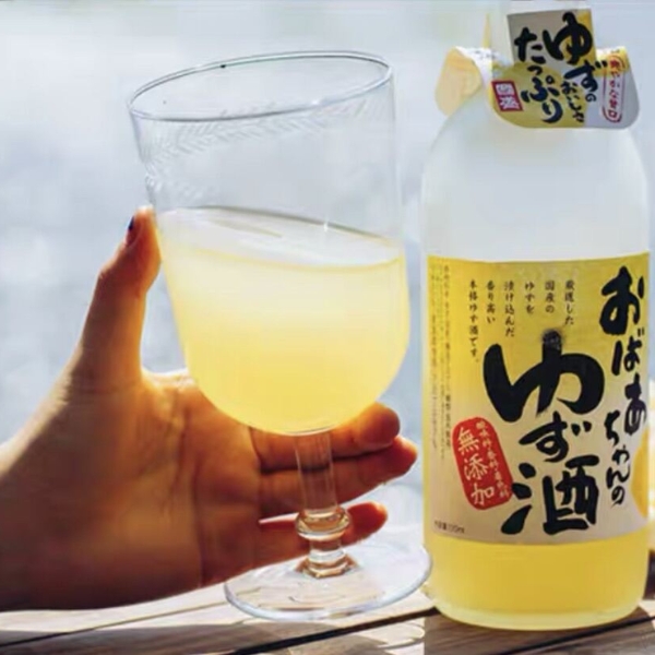 Rượu yuzu Obaachan mang vị chua ngọt chủ đạo