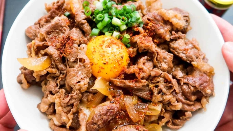 Cơm bò xào Nhật Bản