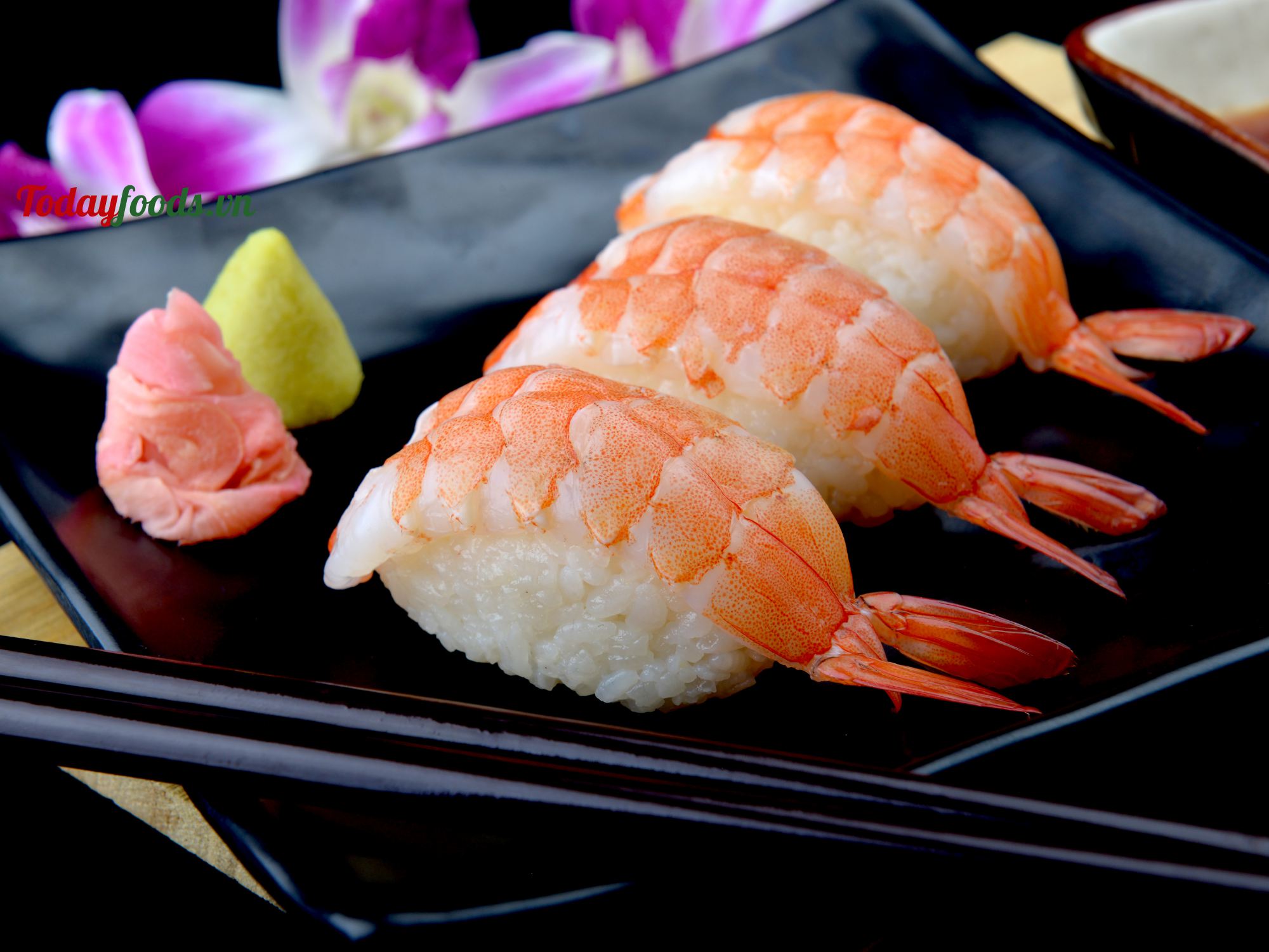 Sushi tôm là món ăn ngon nổi tiếng trên toàn thế giới 