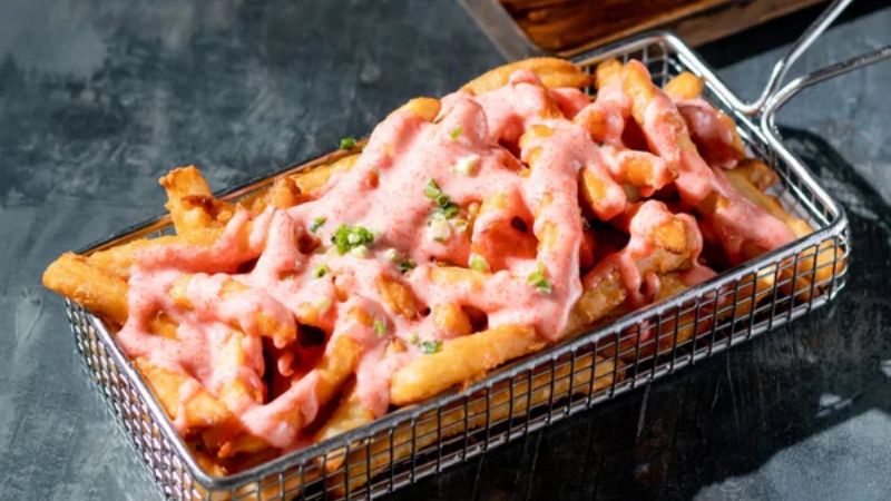 Trộn với mayonnaise để làm sốt Tarako