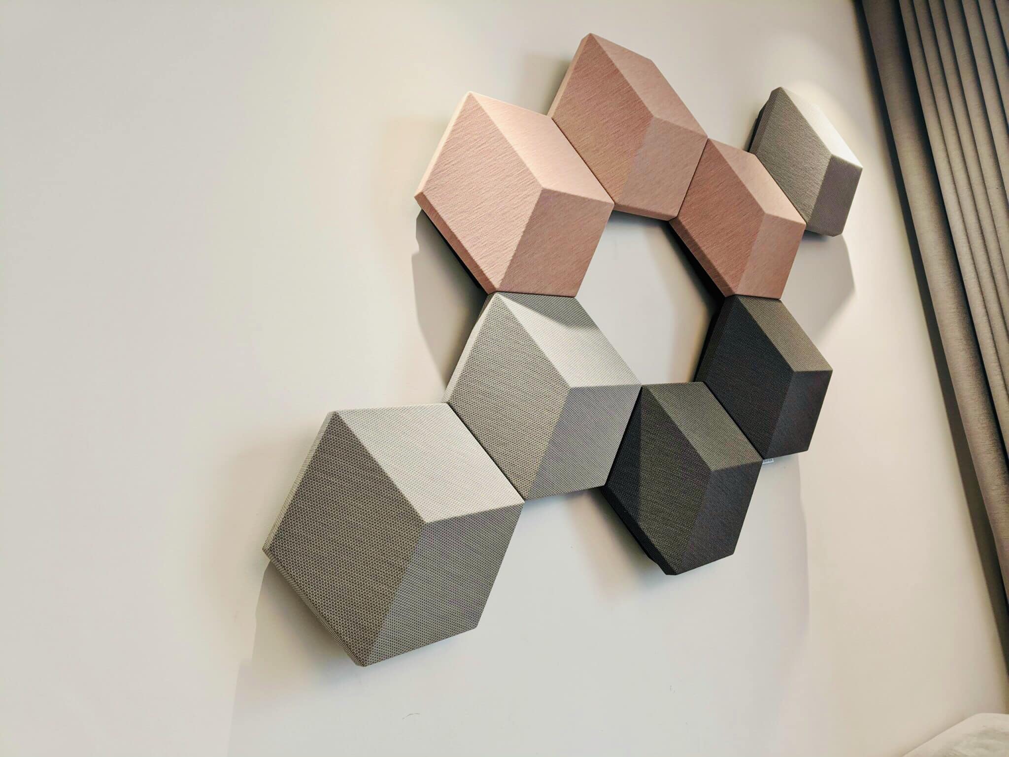 chất âm loa Beosound Shape