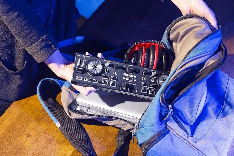 bàn dj mini numark nhỏ gọn