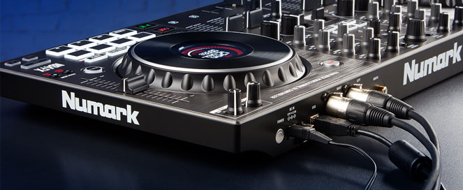 Bàn DJ Numark NS4FX 