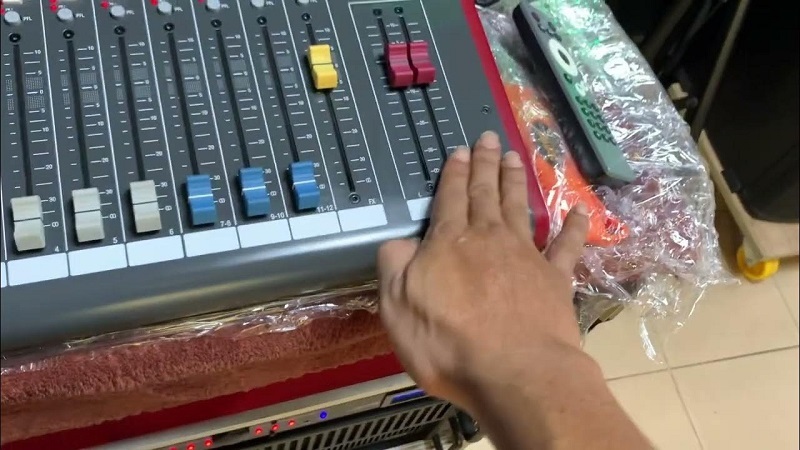 bàn mixer hiệu suất cao zed 12fx