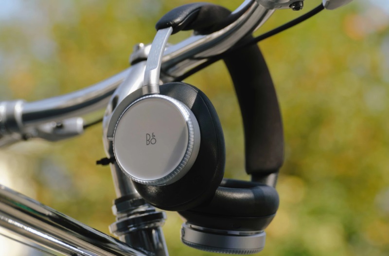 beoplay h100 black