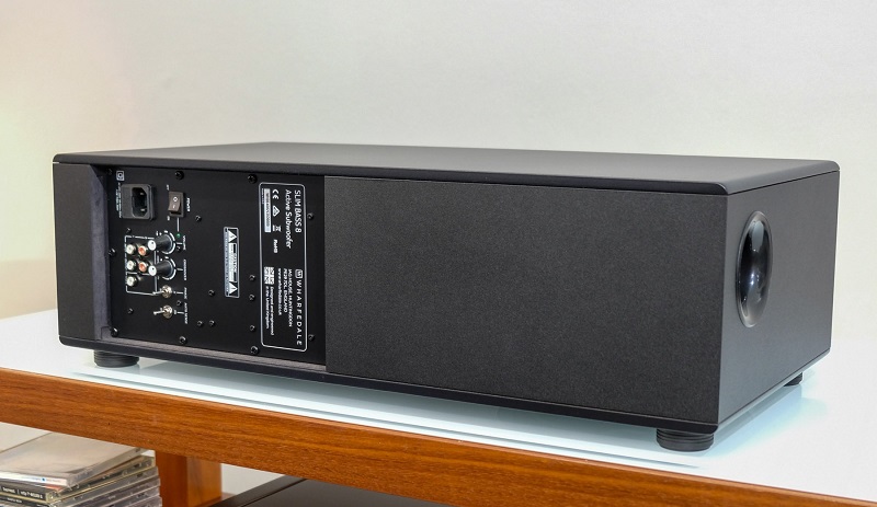 cổng kết nối trên loa slim bass 8