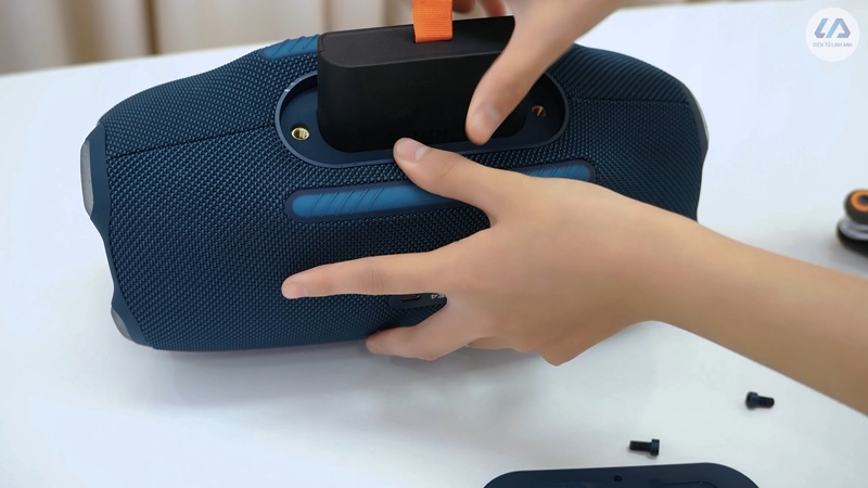 đánh giá jbl xtreme 4 và so sánh jbl xtreme 3 pin tháo rời