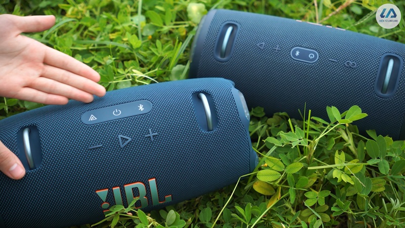 đánh giá jbl xtreme 4 và so sánh jbl xtreme 3 mặt trên loa