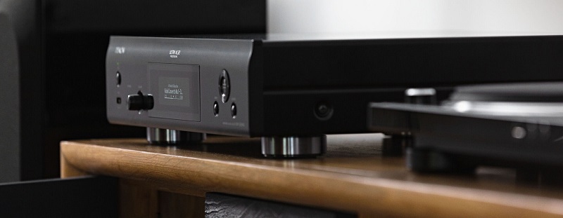 Đầu Denon DNP-2000NE chất liệu