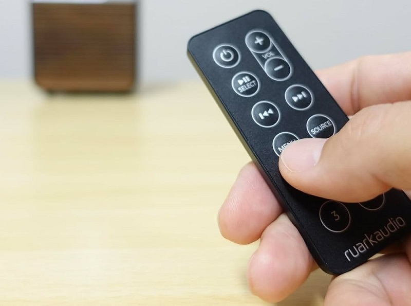 điều khiển của loa ruark r1s và r2 mk4