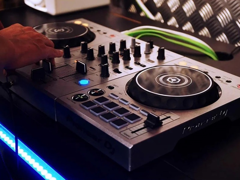 Bàn DJ Pioneer DDJ-400-S chính hãng