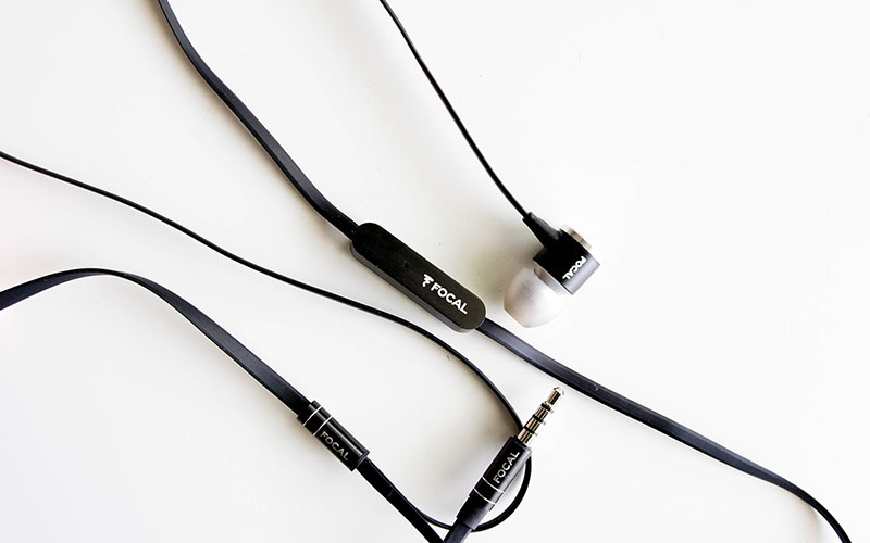 Tai nghe Focal Spark điều khiển