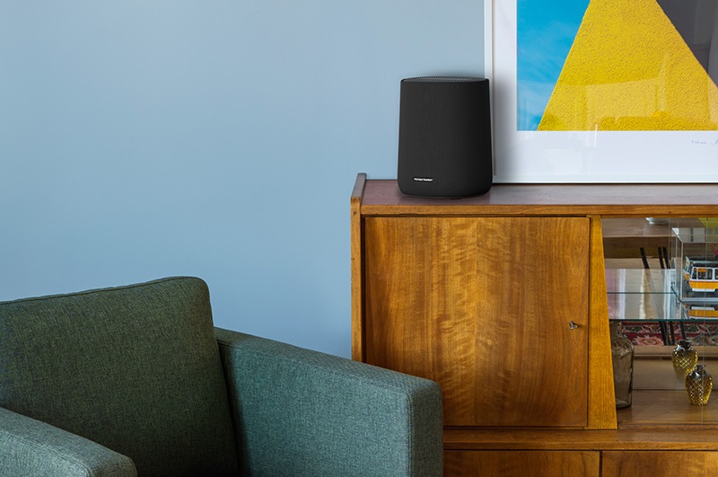 giá loa hk enchant speaker