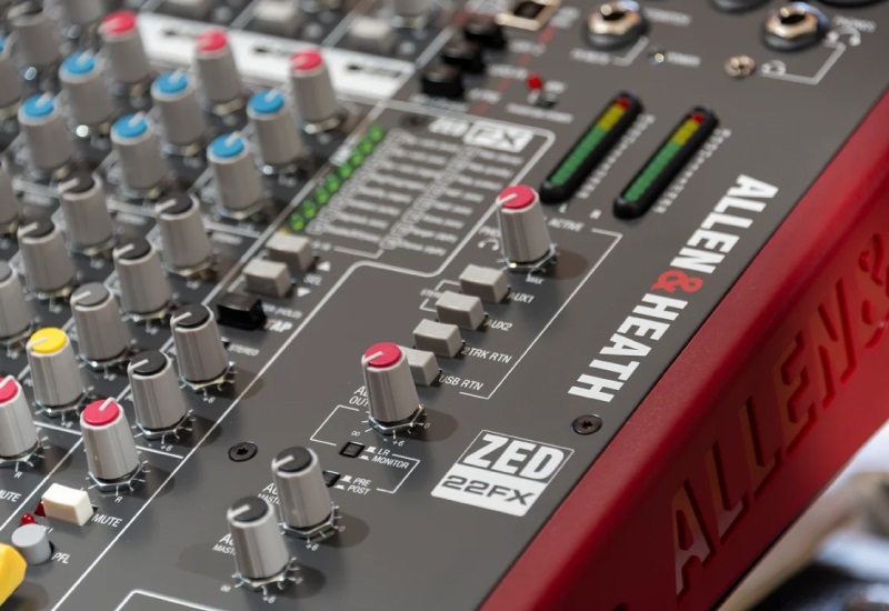 hiệu ứng trên mixer zed-22fx