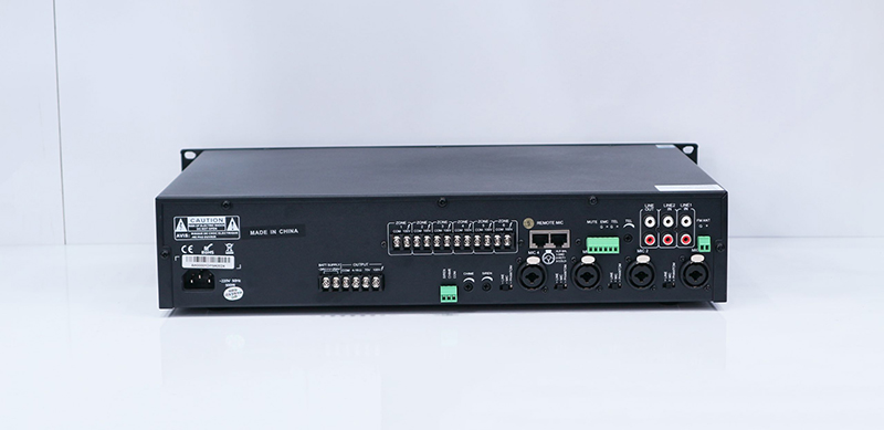 Mặt sau amply ITC TZ-6500