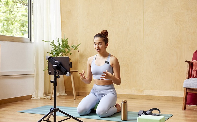 jbl quantum stream wireless với ứng dụng độc quyền