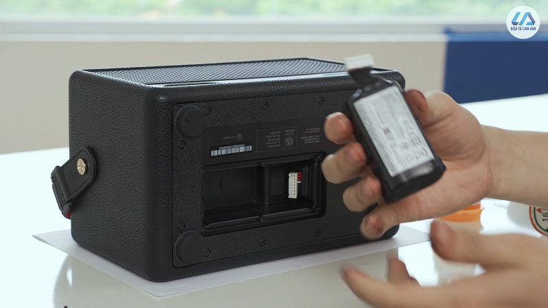 kilburn 3 thay pin dễ dàng