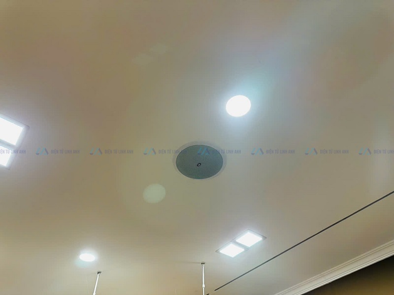 lắp đặt giá loa âm trần itc t-208cw