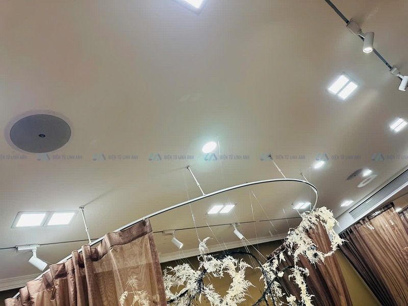 giá loa âm trần itc t-208cw là bao nhiêu