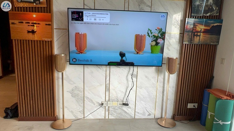 loa beolab 8 cùng chân đế cao
