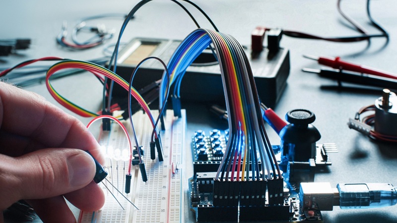 loa bị ù rè tiếng