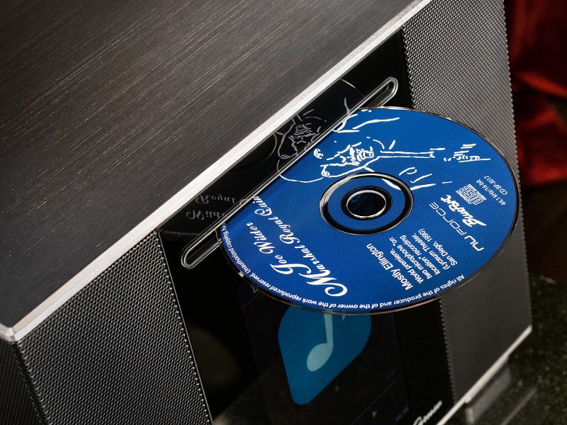 loa T+a truy cập nhạc trực tuyến