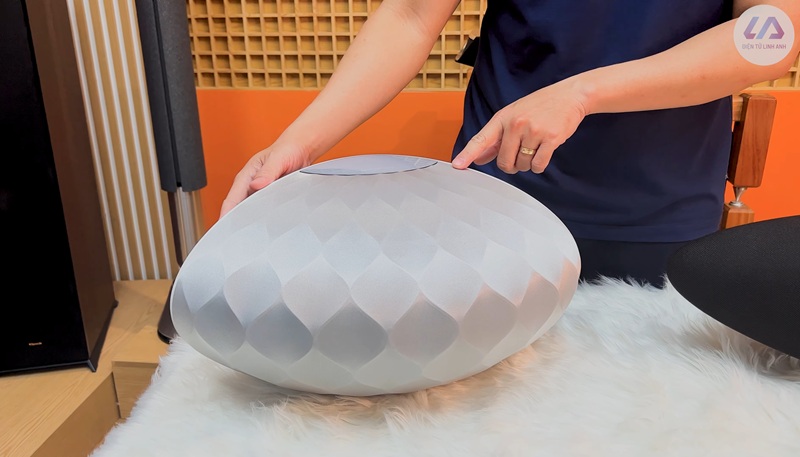 loa bowers wilkins formation wedge